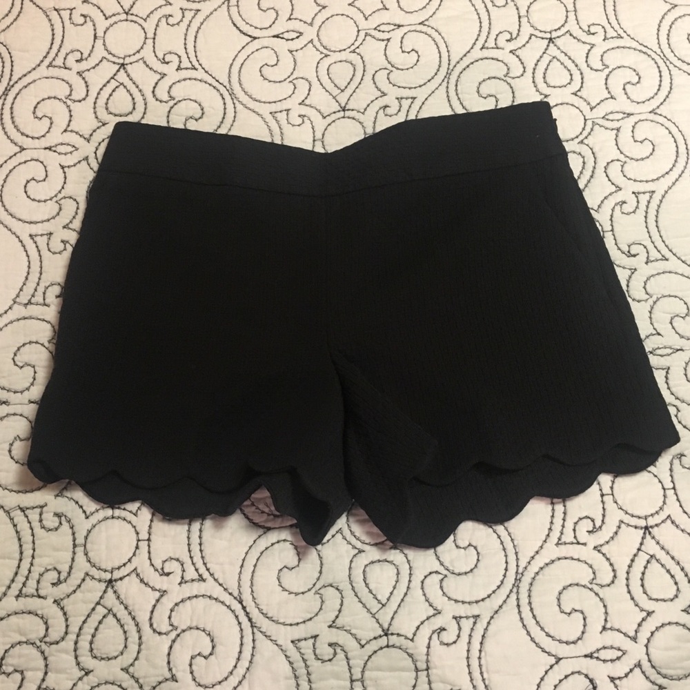Loft black scalloped riviera shorts. Sz 6